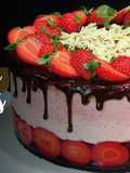 Tarta de mousse y gelatina de fresas (TARTA SIN HORNO)