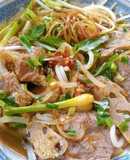 Bún Bò Huế (Bắp bò,sườn bò và chả lụa)