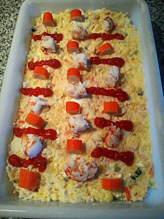 Una foto de Ensaladilla de gambas y palitos de cangrejo