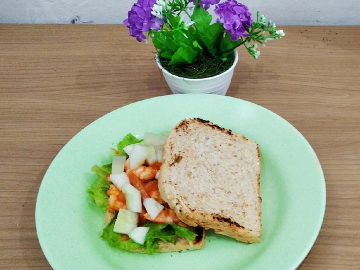 Standar Bagaimana cara buat Sandwich roti gandum udang pedas untuk diet yang sedap