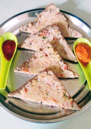 सूजी ब्रेड सैंडविच (suji bread sandwich recipe in Hindi) रेसिपी मुख्य फोटो