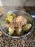 Brócoli y coliflor con salsa rosa