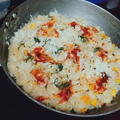 A picture of Italian white sauce pasta.