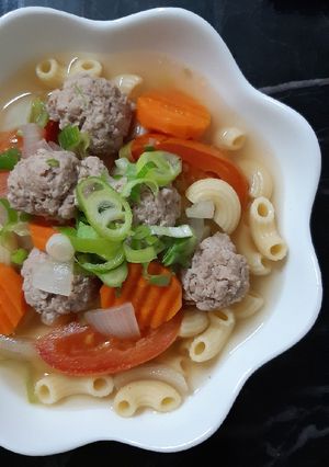 รูปของ "ซุปมักกะโรนีหมูสับ" Minced Pork Macaroni Soup🥣🥕🧅