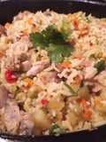 Arroz salteado con pollo y vegetales