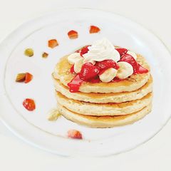A picture of Fruity Nutty Pancakes.