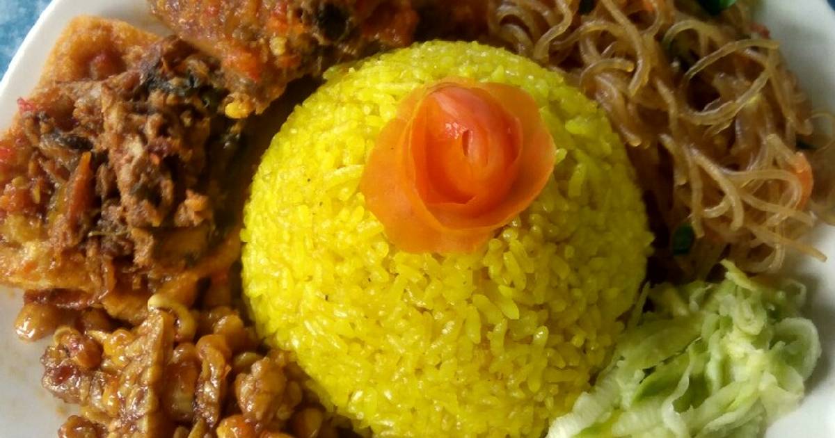 Resep Tumi tumpeng mini nasi  kuning  punel oleh Bunda 