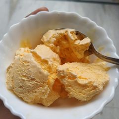 Mango ice cream A picture of Mango ice cream.