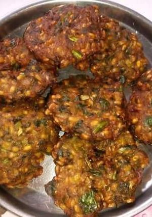 A picture of Moong daal vada.