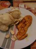Pechuga de pollo al pimentón acompañada de coliflor gratinada