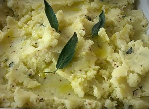 Foto principal de Puré de patatas con mostaza y salvia