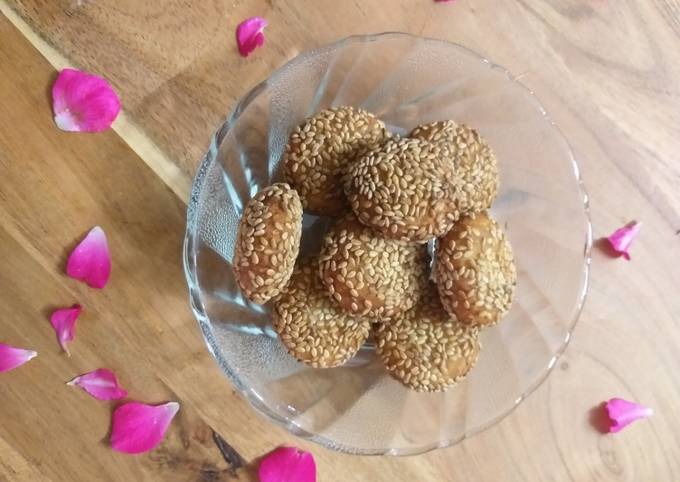 અનરસા (anrasa recipe in gujarati) રેસીપી મુખ્ય ફોટો