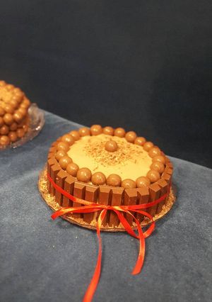 صورة لوصفة كيكة الكتكات و المالتيزرس