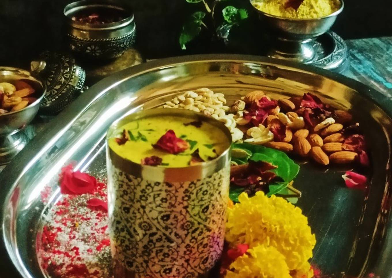 ઠંડાઈ.(Thandai Recipe in Gujarati)