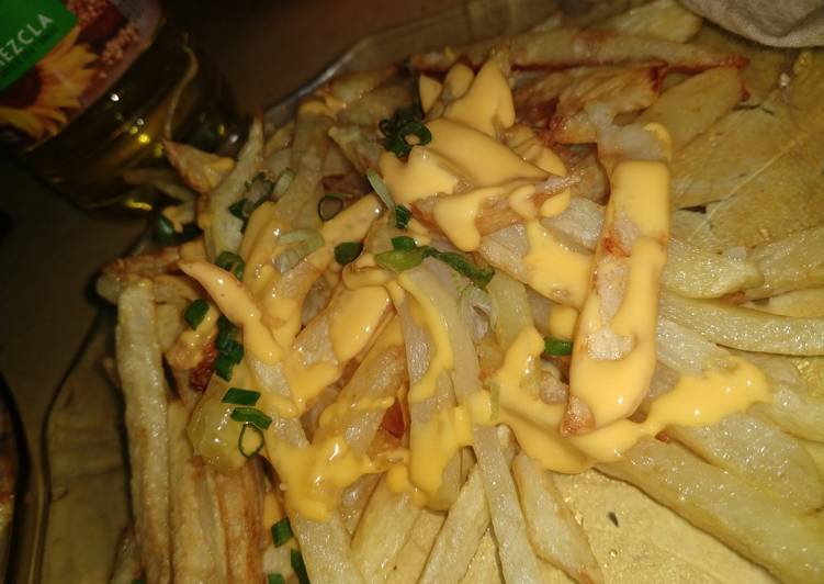 Easiest Way to Prepare Quick Papas fritas con cheddar