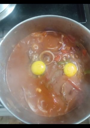 Una foto de Bife a la portuguesa con huevo