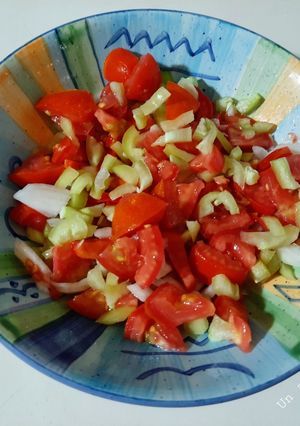 Une photo de Salade de tomate et piment 🥗