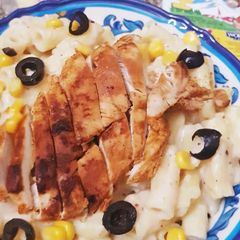 A picture of Pasta alfredo.