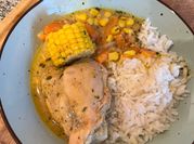 Una foto de muslo de pollo congelado