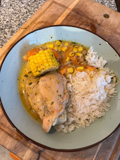 Una foto de Muslos de pollo a la olla
