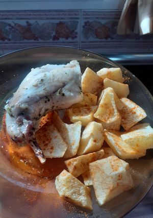 Una foto de Conejo al horno con guarnición 🐰