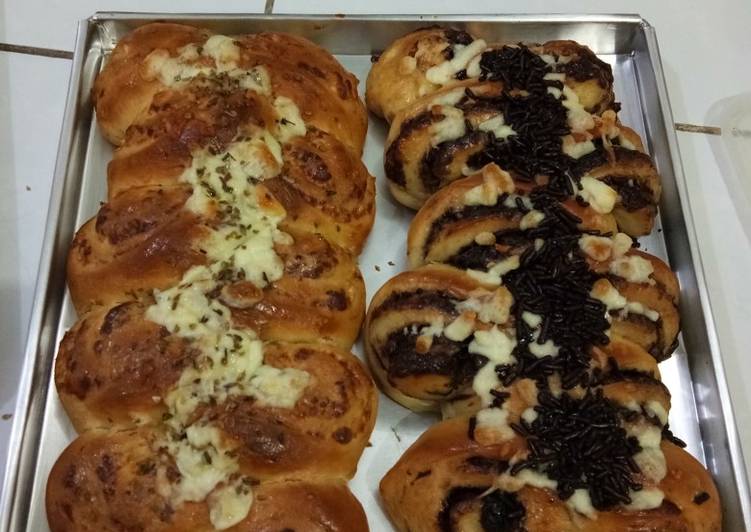 Garlic Cheese n Choco Cheese pullapart