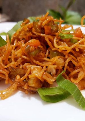 A picture of Chinese Bhel : Tangy & Cruncy.