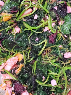 紅莧菜炒鹹鴨蛋 的食譜成品照片