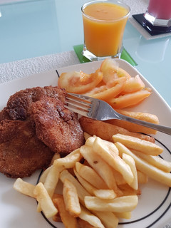Una foto de Tortas de atún apanadas
