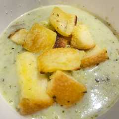 Mushroom Brocoli Potato Cream Soup (mirip Pizza Hut) রেসিপির প্রধান ছবি