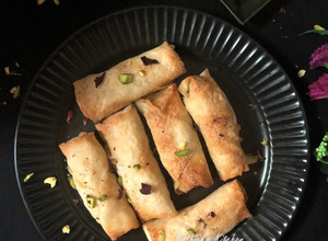 A picture of Baked Sweet Spring Rolls.