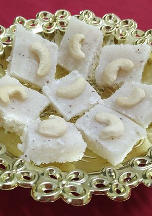 A picture of Coconut burfi.