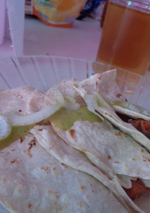 Una foto de Tacos de chuleta a la Mexican!💃💃💃