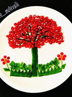 عکسی از دستور تزئین کودکانه انار به شکل درخت🍀