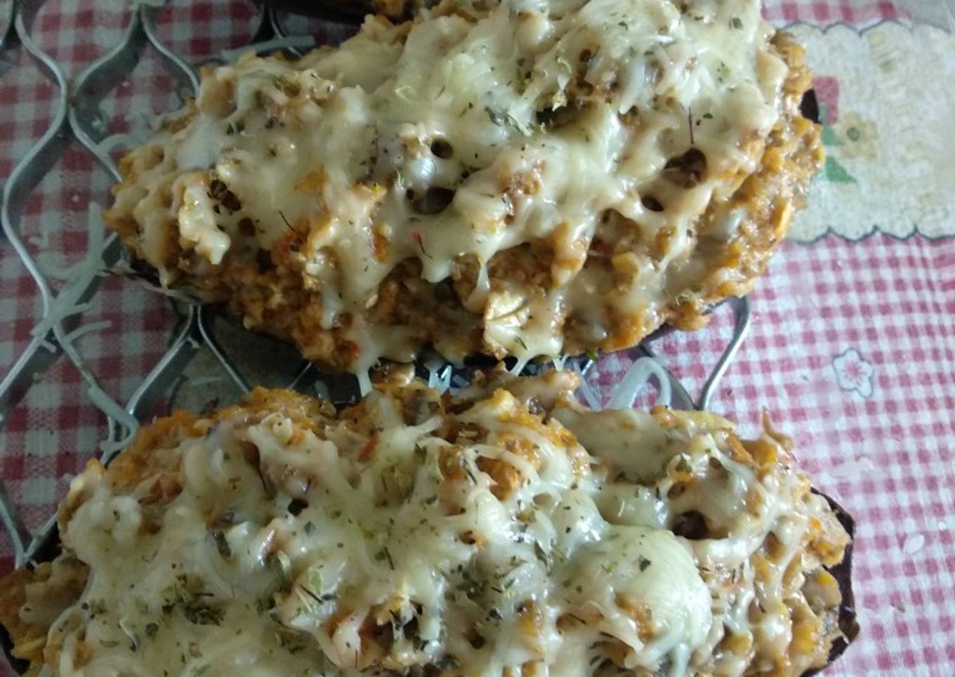 Berenjenas rellenas de champiñones frescos y atún