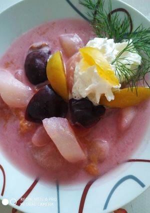 Mézes, körte, szilva leves recept fotója