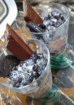 A picture of Flaky Oreo shots.