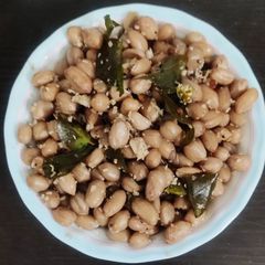 A picture of Peanut sundal.