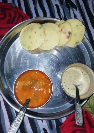 इडली (idli recipe in Hindi) रेसिपी मुख्य फोटो