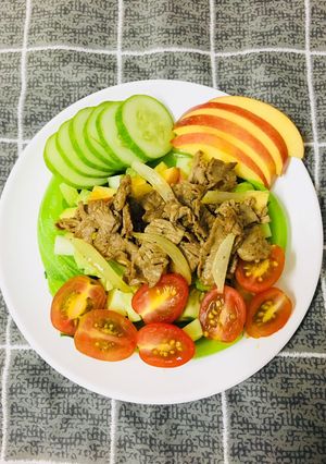 Hình của món Salad thập cẩm thịt bò.