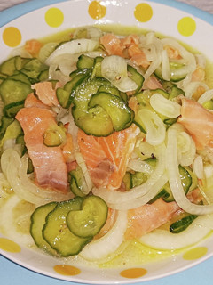 A picture of Salmon Marinated with White Onion.