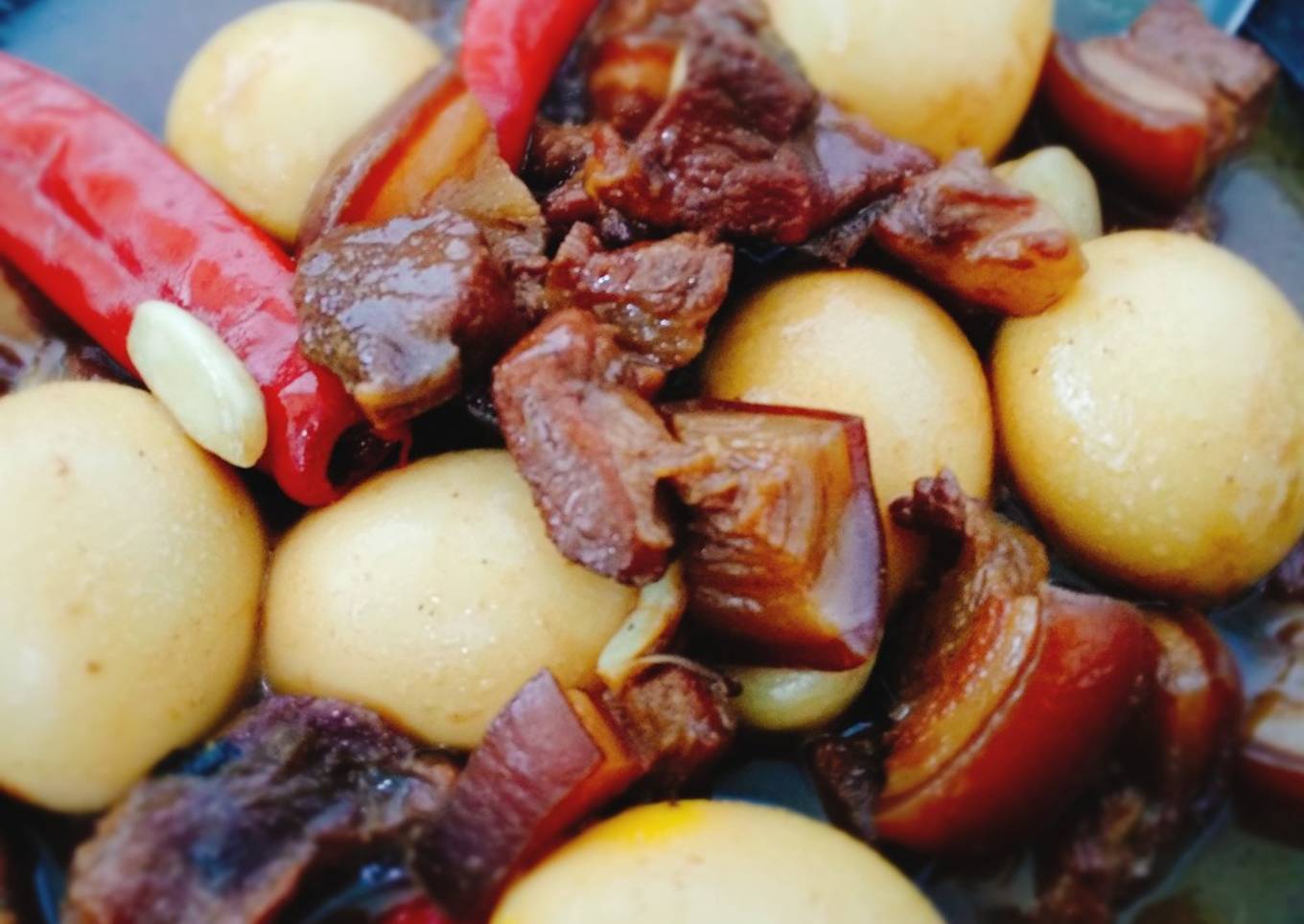 Babi kecap Dan telor