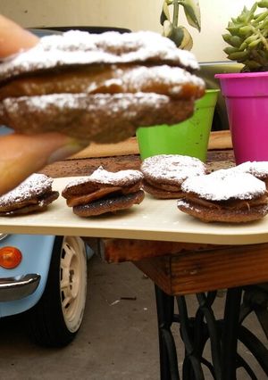 Una foto de Alfajores merengados sin tacc