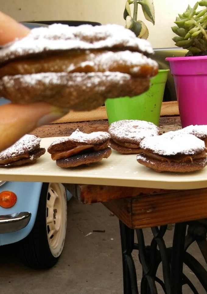 Una foto de Alfajores merengados sin tacc