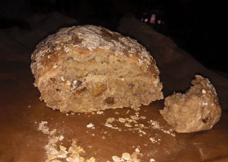 Pan de avena con nueces y pasas