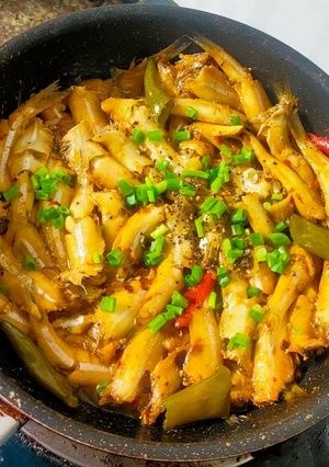 Hình của món Cá cơm đổng kho tiêu.