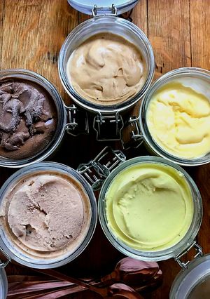 A picture of Ice cream five ways.