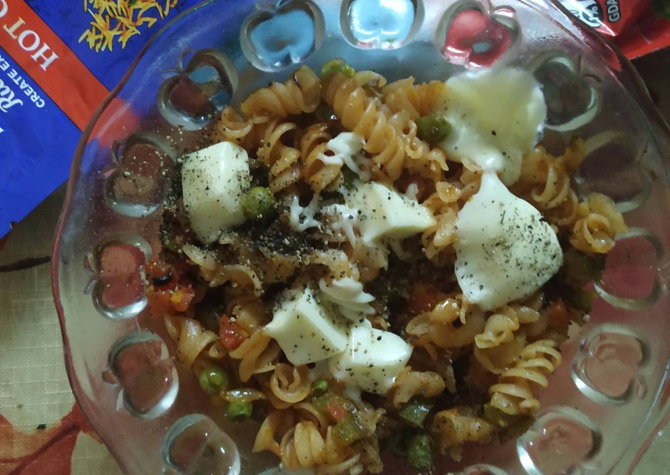Tomato garlic paste pasta