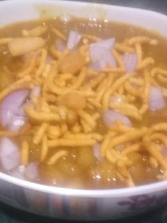 सफेद मटर का छोला (Safed matar ka chola recipe in Hindi) रेसिपी मुख्य फोटो