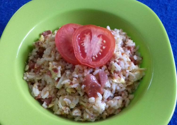 Resep: Di RumahNasi goreng kornet sosis hot